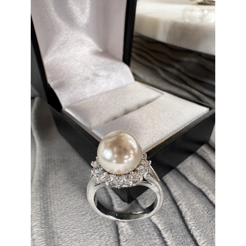 Faux pearl rhinestone/crystal halo silverplate cocktail ring Size 6 New In Box